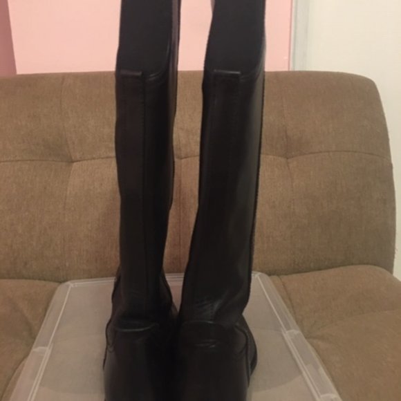 Boots - Picture 3 of 3